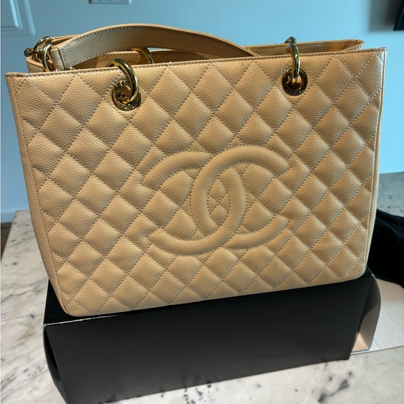 Beige Caviar Leather Grand Shopping Tote (GST) - Picture 5 of 7